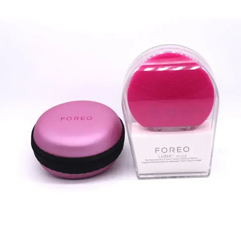 Sheluxe silicone facial cleansing brush for sensitive skin in pink with protective case