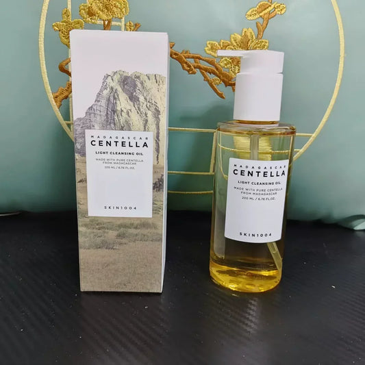 Sheluxe Madagascar Centella Light Cleansing Oil hydrating makeup remover oil with pump bottle and packaging